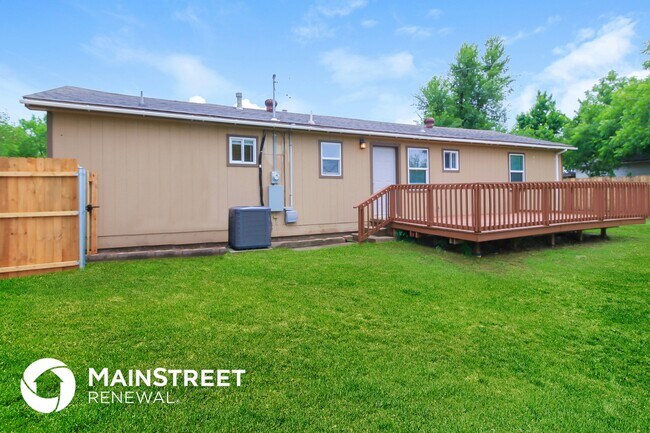 Building Photo - 6509 S McLemore Dr