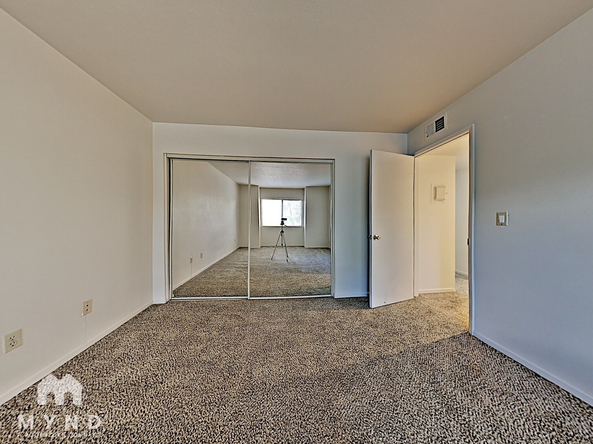 Building Photo - 2624 Sunny Slope Dr