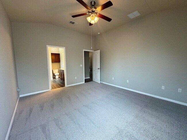 Building Photo - 120 Kingfisher Ln