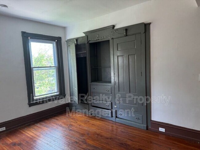 Building Photo - 4416 Locust St
