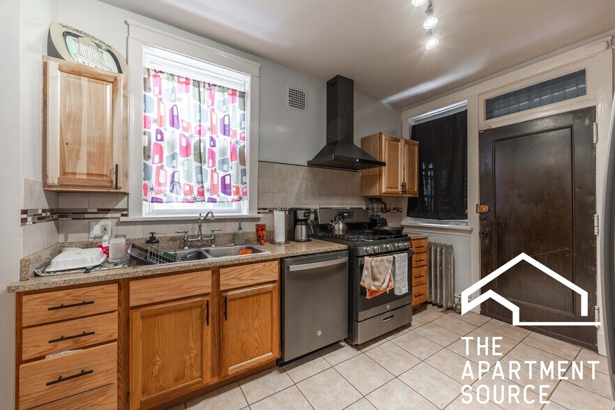 Building Photo - 1432 W Jonquil Terrace