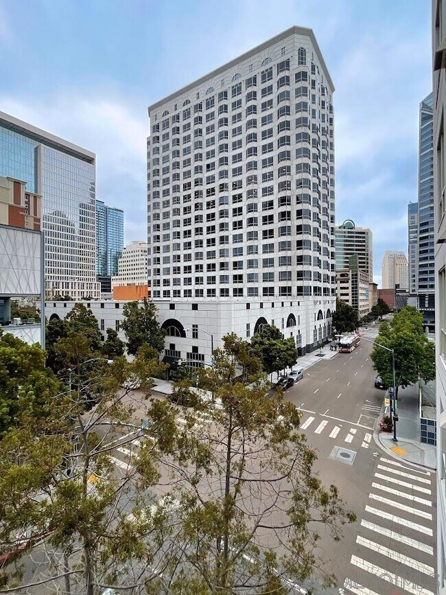 Building Photo - 1240 India St