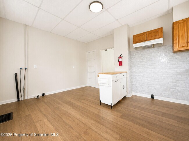 Building Photo - 1112 W Elm St