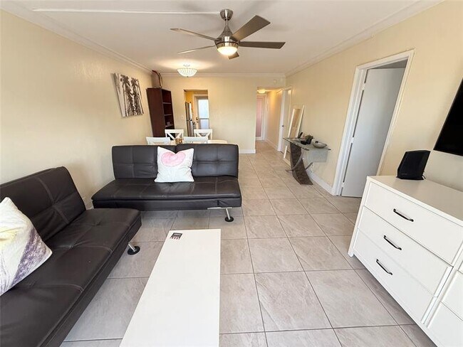 Building Photo - 3201 NE 14th Street Causeway