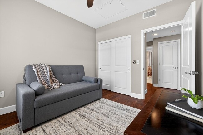 Building Photo - Regent on the Park - 4th floor 2 bedroom