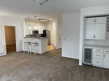 Building Photo - 1220 NE Horizon Loop