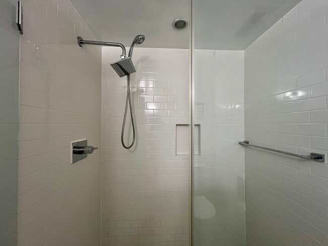 Building Photo - 2006 13th St NW