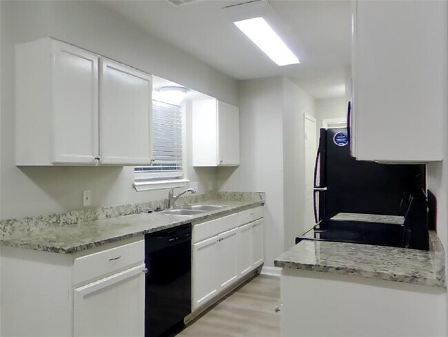 Building Photo - 12230 Haroldson Forest Dr