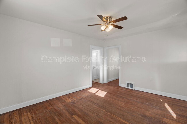 Building Photo - 3007 Hilleman Ave