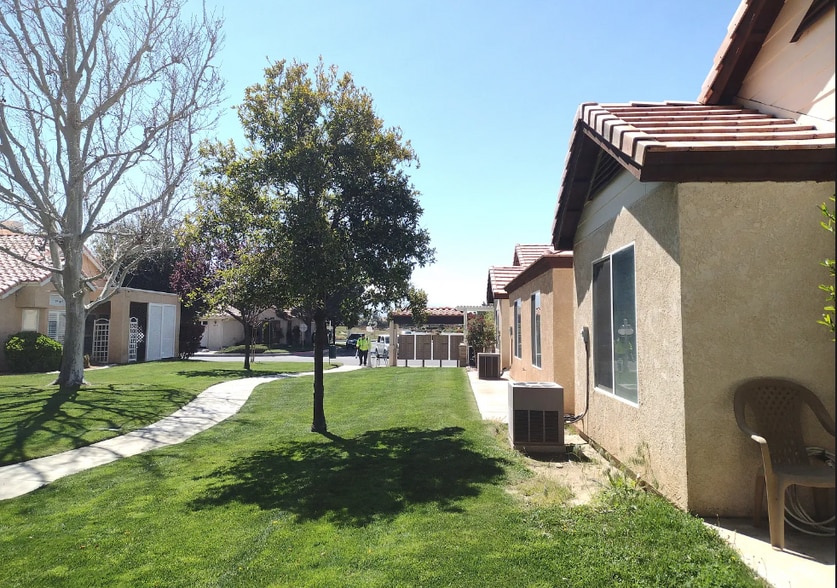 Building Photo - 11541 Park Ln