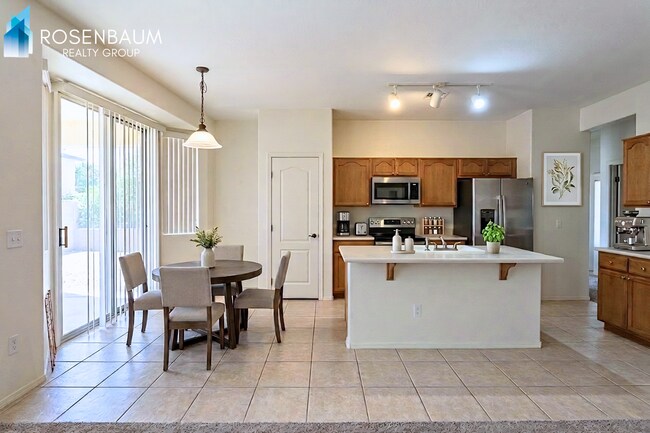 Building Photo - Beautiful 3-bedrooms, 2-baths home in the Stoneridge community!