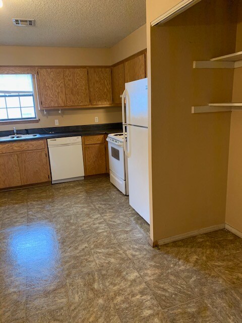 Building Photo - 200 Folsom St