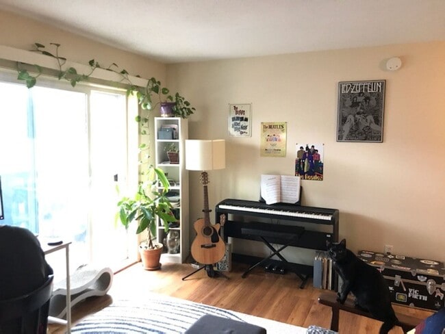 Building Photo - 1501