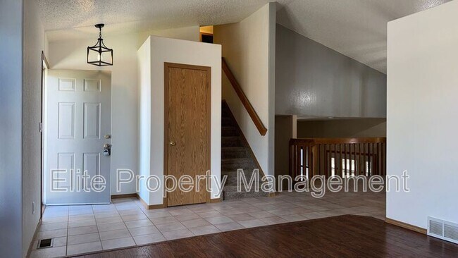 Building Photo - 107 S Brewer Dr