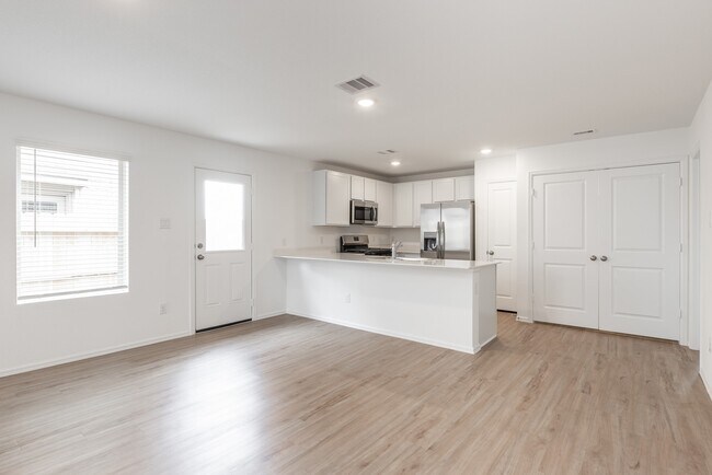 Building Photo - 26811 Paloma Blanca Dr