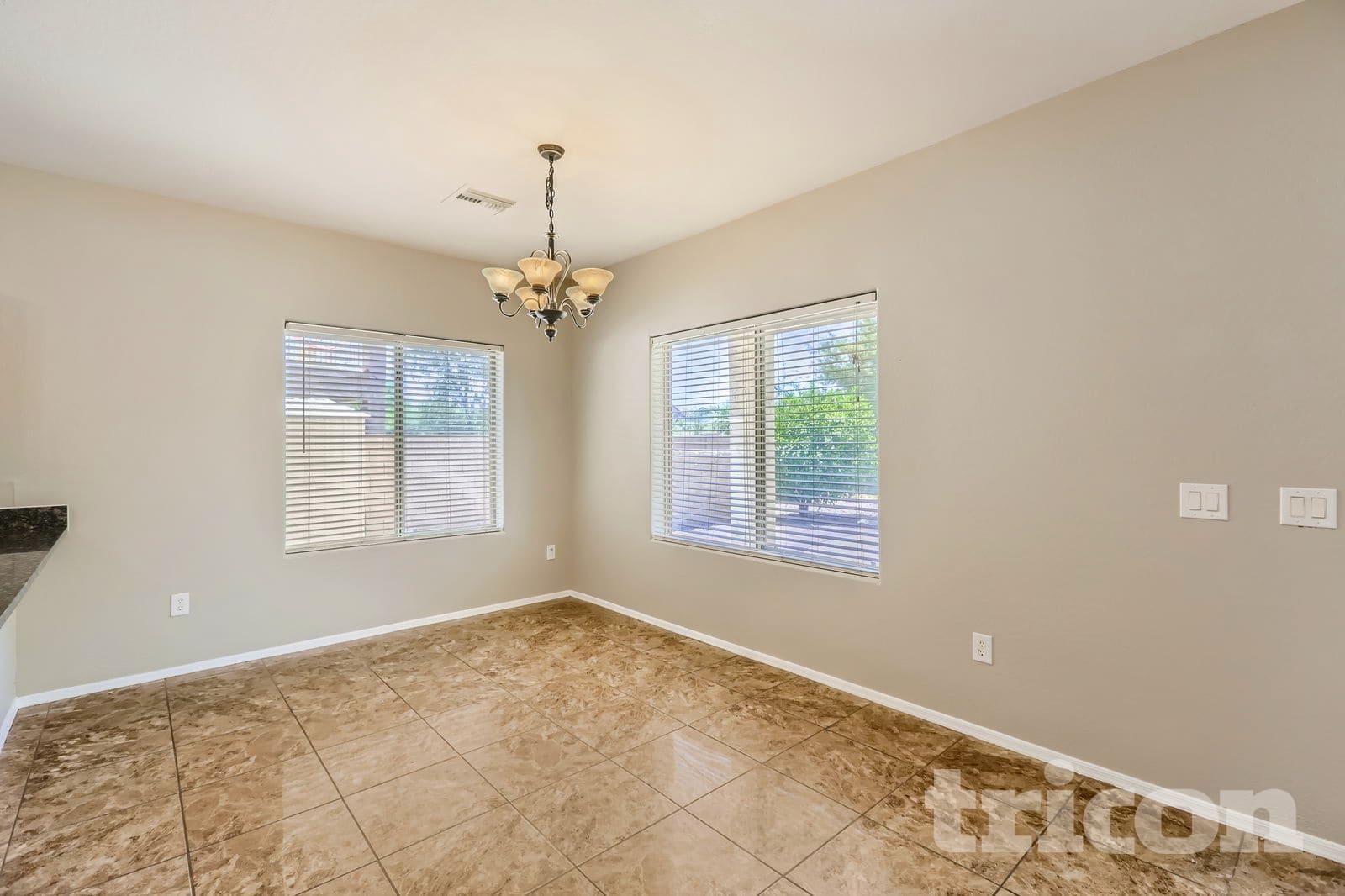 Building Photo - 924 S 240th Dr