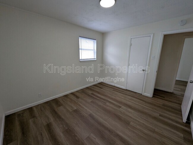 Building Photo - 11891 Bridgevale Ave