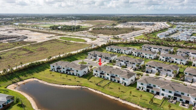 Building Photo - 14075 SW Thorens Dr