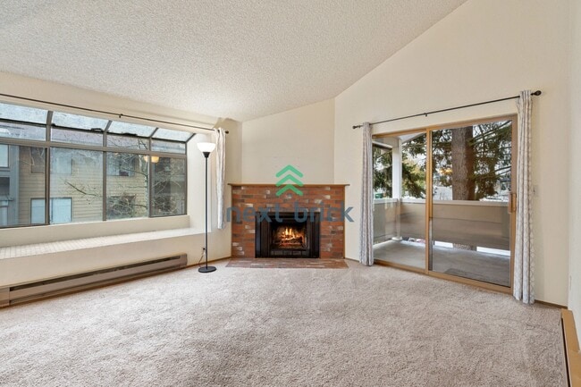 Building Photo - 2 BED & 2 BATH CONDO FOR RENT