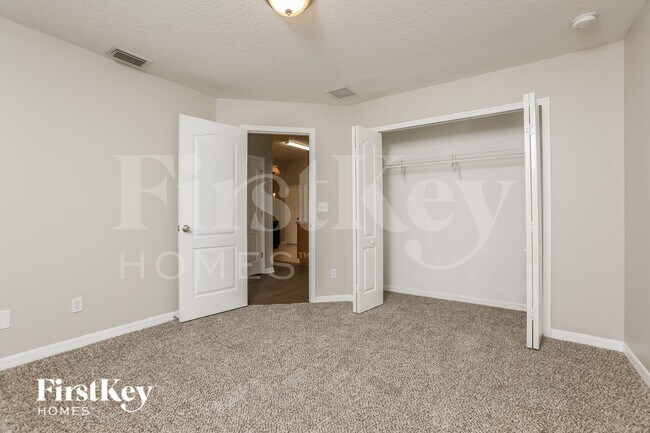 Building Photo - 34333 Shadewood Cir