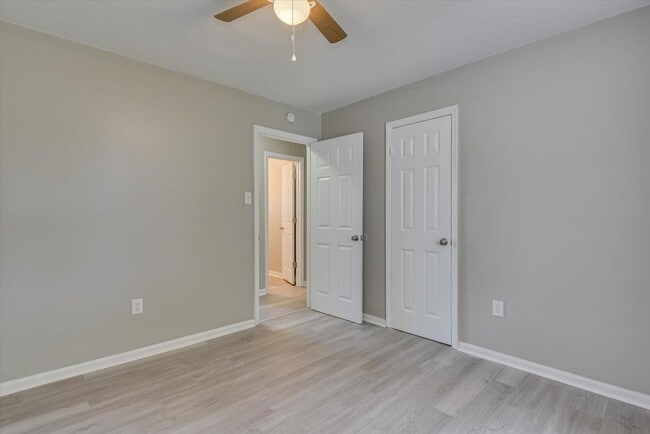 Building Photo - 3635 Spanish Trace Dr