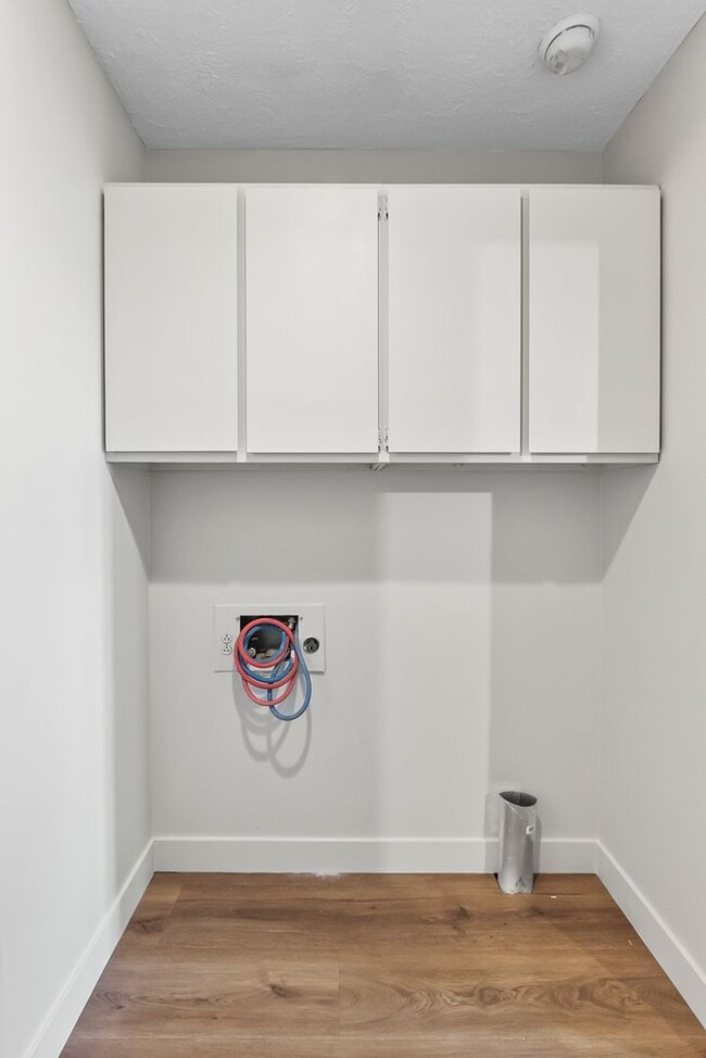 Building Photo - Remodeled 3-Bedroom, 1-Bathroom Home with Garage & Fenced Yard – $1,800/Month