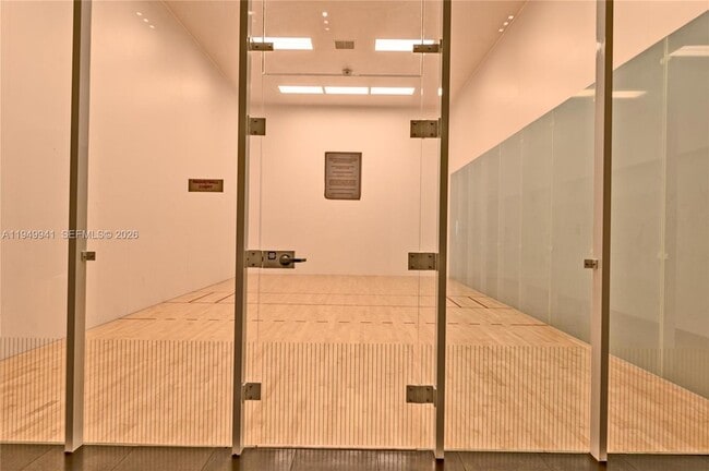 Building Photo - 1600 NE 1st Ave