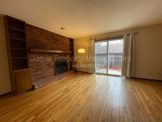 Building Photo - 2591 Stratford Dr