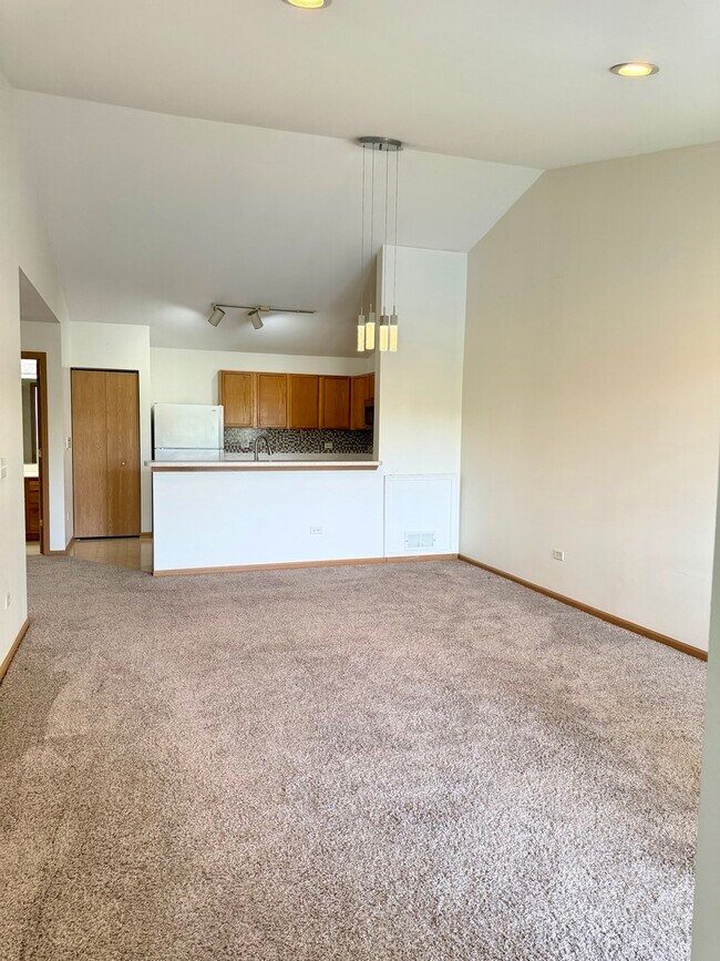 Building Photo - 1580 McClure Rd