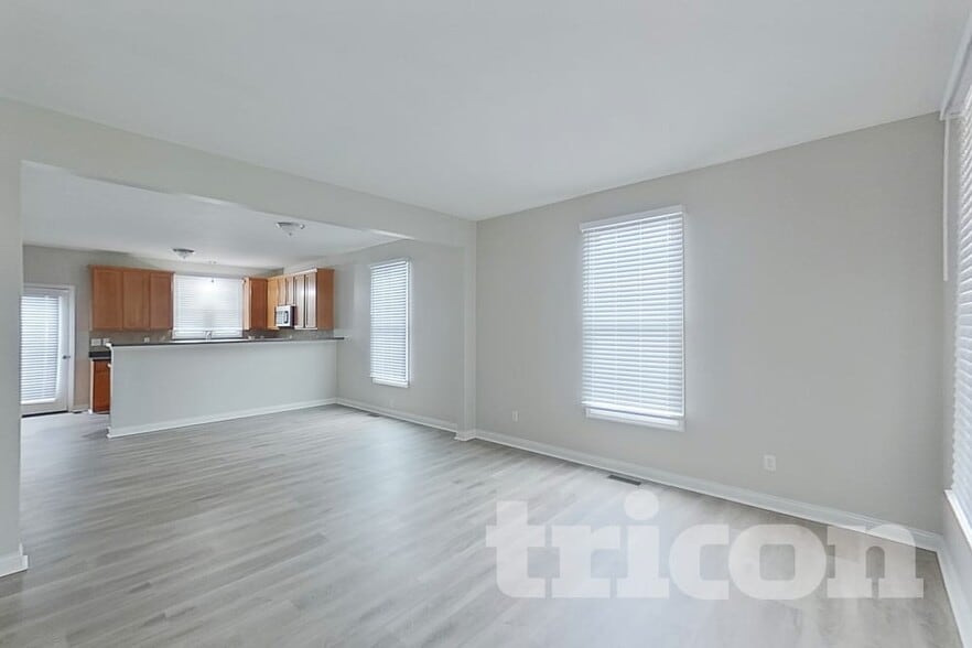 Building Photo - 3301 N Mester St