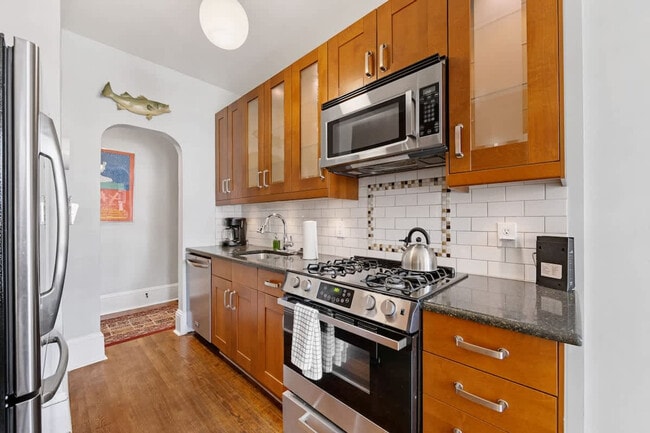 Building Photo - 500 Queens Rd