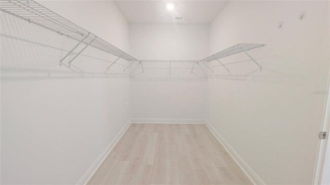 Building Photo - 15614 Vetta Dr