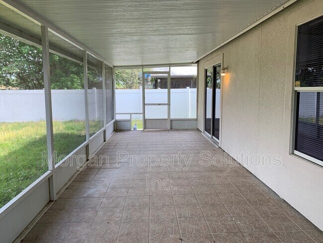 Building Photo - 9981 Triple Crown Cir