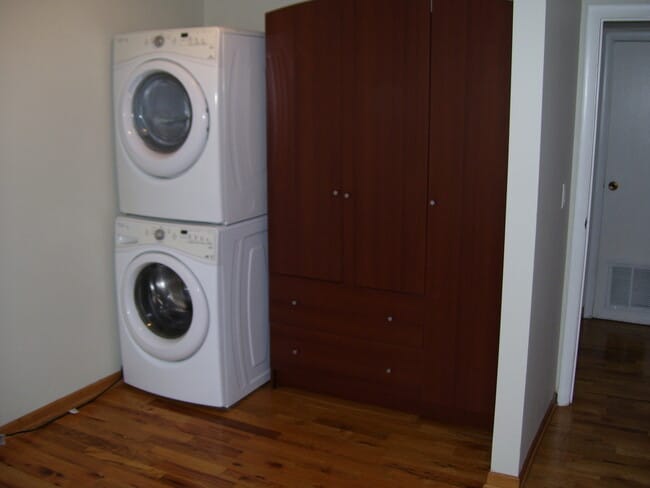 Building Photo - 5538 E Lake Dr