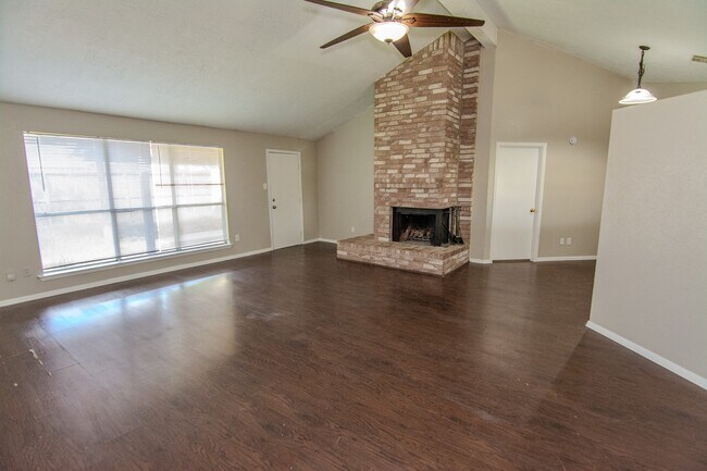 Building Photo - 16746 Selder Dr