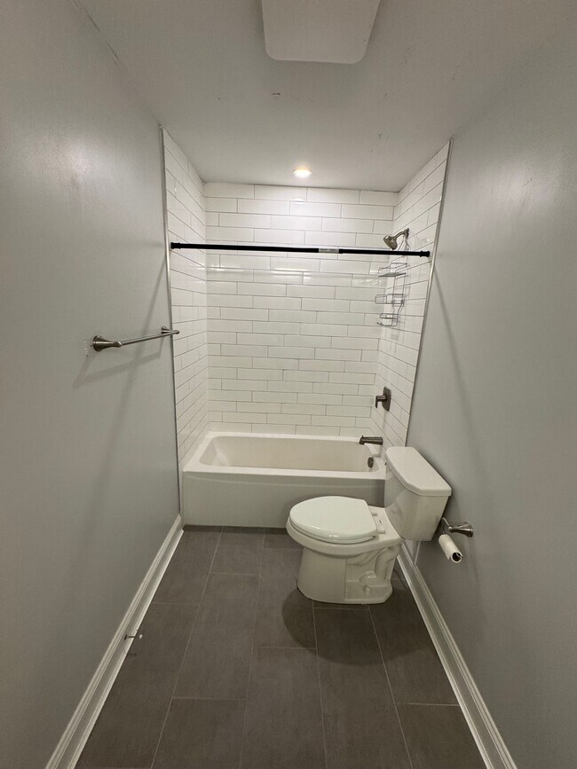 Building Photo - 222 Chesna Dr