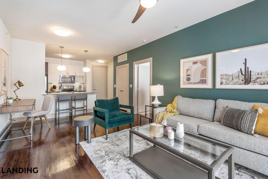 Building Photo - 14807 Woodland Hills Dr