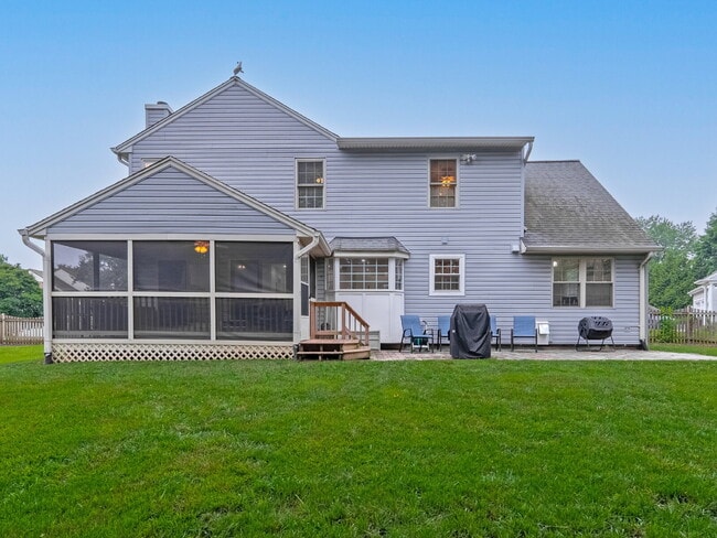 Building Photo - "Stunning 4-Bed Gem with Finished Basement...