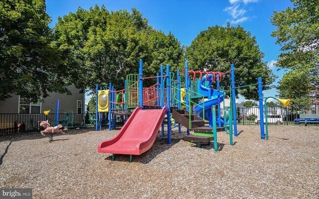 Building Photo - 15516 Three Otters Pl