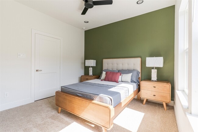 Building Photo - 2428 Ella Blvd