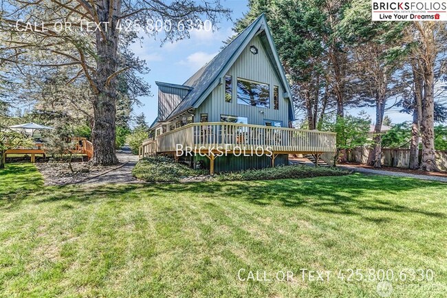 Building Photo - Remarkable Redmond Home - Walk to Microsoft and Parks!