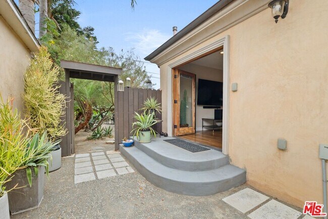 Building Photo - 4043 Harter Ave