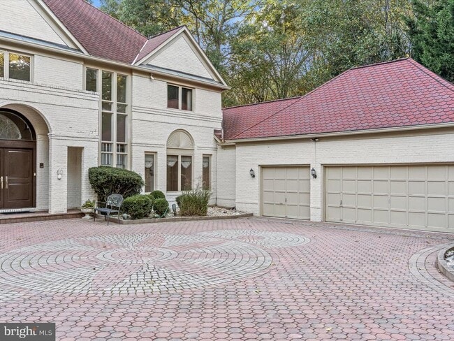 Building Photo - 1 Lake Potomac Ct