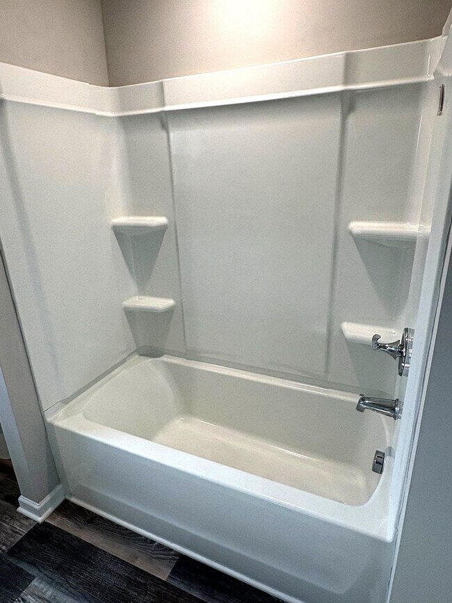 Building Photo - Beautiful 3BR 2.5BA Home w/ Full Appliance Kitchen • Garage Parking in Shelby