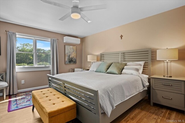 Building Photo - 525 S Harbor Rd