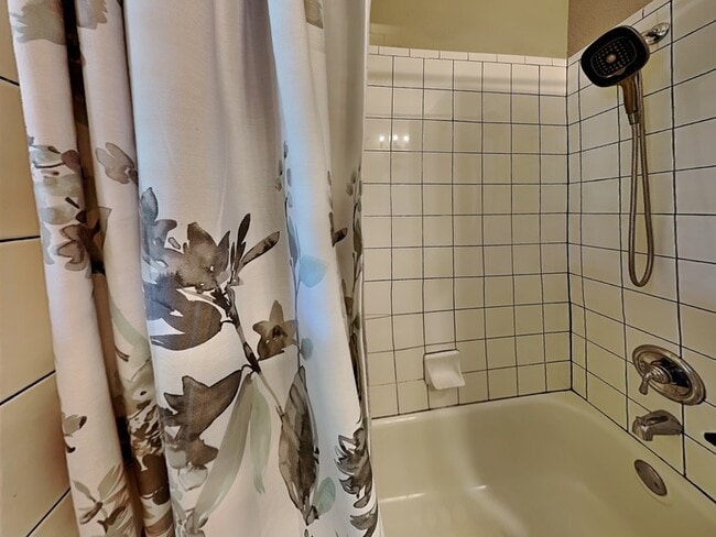 Building Photo - 1612 Commerce Dr