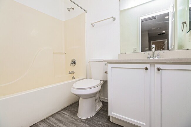 Building Photo - 2725 E Carol Ave