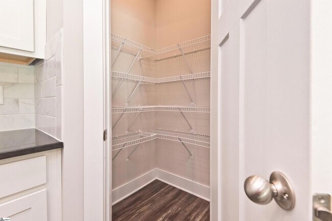 Building Photo - 100 Evergrace Wy