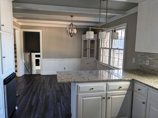 Building Photo - 2920 Berkley Dr