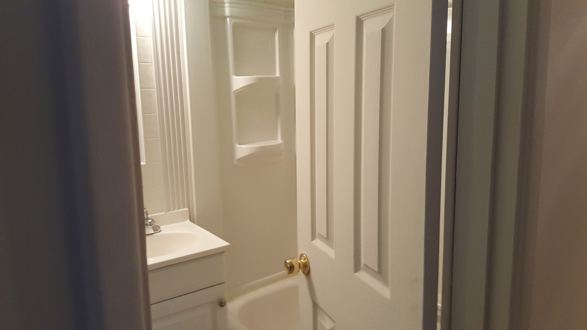 Full Bath - 11378 Cherry Hill Rd